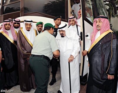 خادم الحرمين يصل جدة