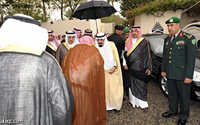 خادم الحرمين يصل جدة