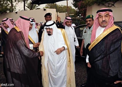 خادم الحرمين يصل جدة