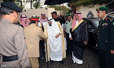 خادم الحرمين يصل جدة