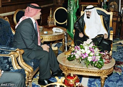 خادم الحرمين يستقبل الأميرين فيصل وحمزة ابني الحسين