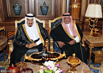خادم الحرمين يستقبل الأميرين فيصل وحمزة ابني الحسين