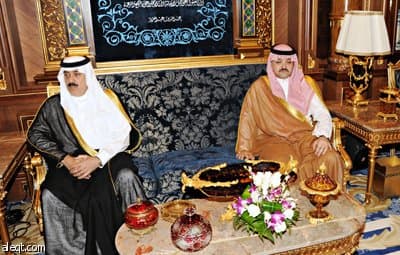 خادم الحرمين يستقبل الأميرين فيصل وحمزة ابني الحسين