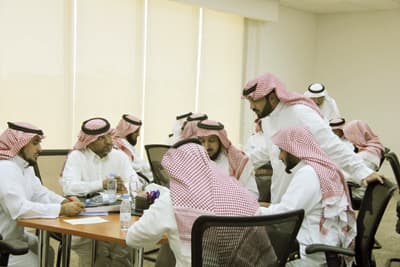 مصادر لـ "الاقتصادية" : إمهال المعلمين المشتبه في إصابتهم بمرض نفسي شهرا قبل تحويلهم إداريين