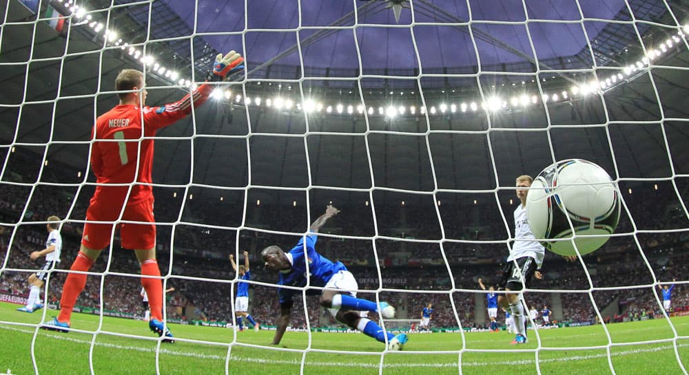 إيطاليا تهزم ألمانيا بالتخصص وتباري أسبانيا على لقب يورو 2012