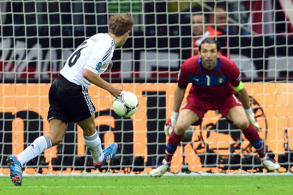 إيطاليا تهزم ألمانيا بالتخصص وتباري أسبانيا على لقب يورو 2012