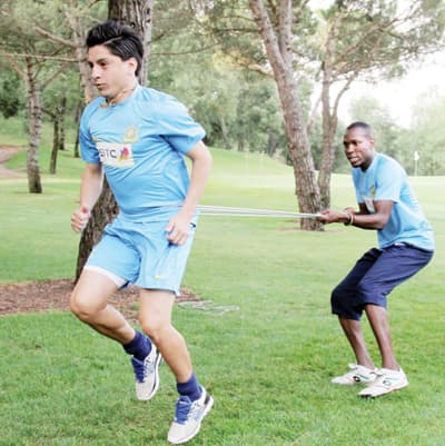 النصر يحسم صفقة عطيف موسمين