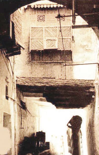 حي المغاربة .. ماضٍ عريق وحاضر يئن بالعمالة السائبة