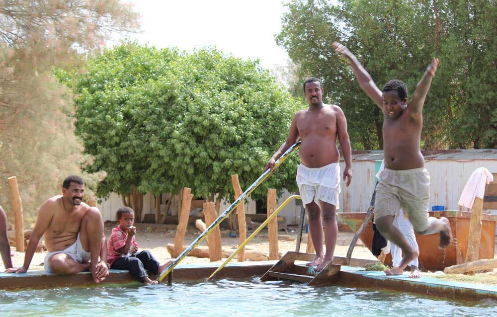 عينا الجوبة الحارة في وادي الدواسر تروّجان لسياحة الإستشفاء في المملكة