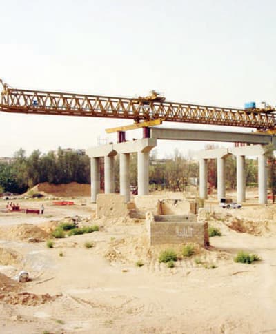 خبراتنا تعود إلى 50 عاما في بناء شبكات الطرق