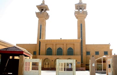 جامع فيصل بن تركي ملتقى كبار السن.. وموقعه رزق للناس