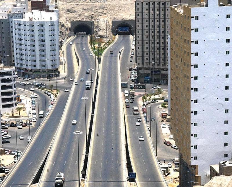 أمانة العاصمة المقدسة تشكل فرقاً فنية لتجهيز شبكات الأنفاق