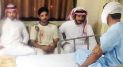 الجندي المصاب في حادثة القطيف: تلقينا 12 رصاصة انشطارية من مجهولين