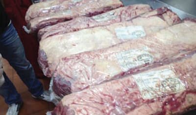 مواد منتهية الصلاحية تُغلق هايبر ماركت ومطعم «شهيرَين» في جدة