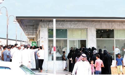 إقبال على السمبوسة