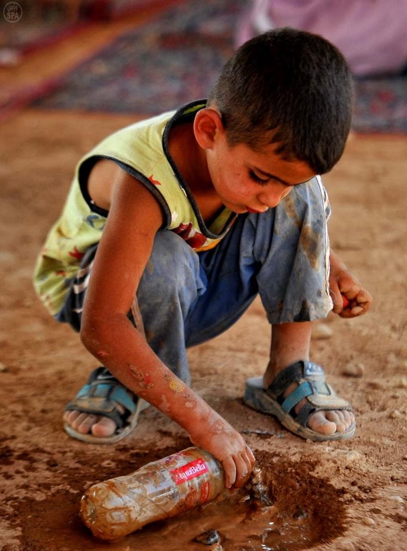 صور منوعه للأطفال اللاجئين السوريين في مخيم الزعتري على الحدود الأردنية السورية
