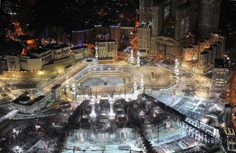 صور جوية للمسجد الحرام ليلة البارحة اثناء اداء صلاة القيام