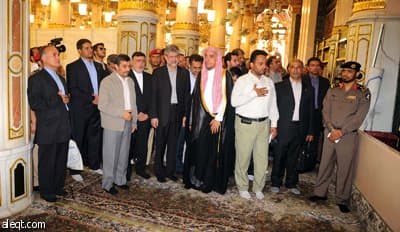 الرئيس الإيراني يزور المسجد النبوي الشريف