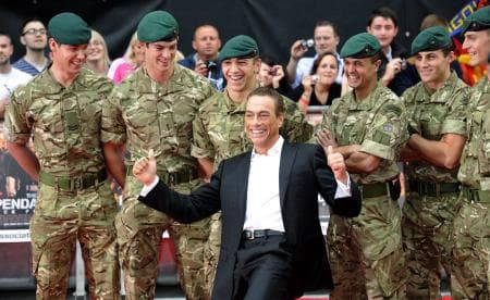 أبطال فيلم The Expendables 2 يصلون إلى لندن لمشاهدة العرض الأول للفيلم