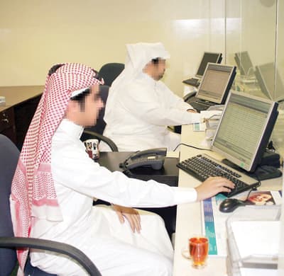 الطلاب ينهون العمل الموسمي ويتجهزون لمقاعد الدراسة