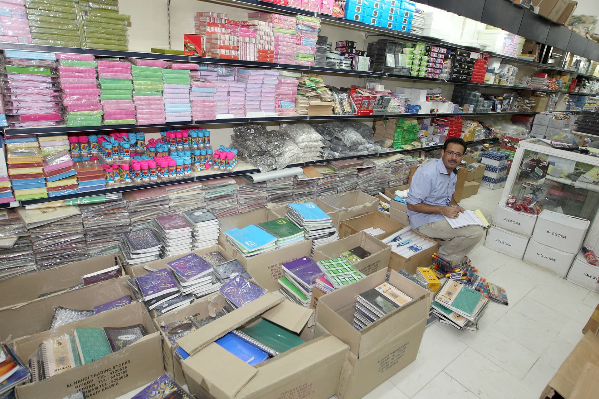 بالصور.. الاقتصادية الإلكترونية ترصد حال المكتبات قبل بدء العام الدراسي الجديد