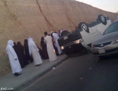 الرياض : انقلاب حافلة تقل طالبات .. ولا ضحايا