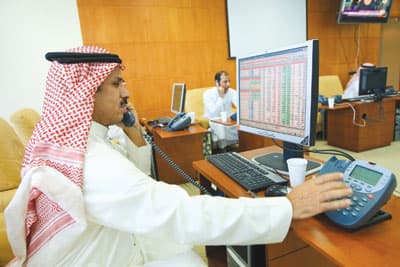 بعد تراجعها لـ 3 جلسات متتالية.. الأسهم السعودية تغلق فوق 7100 نقطة