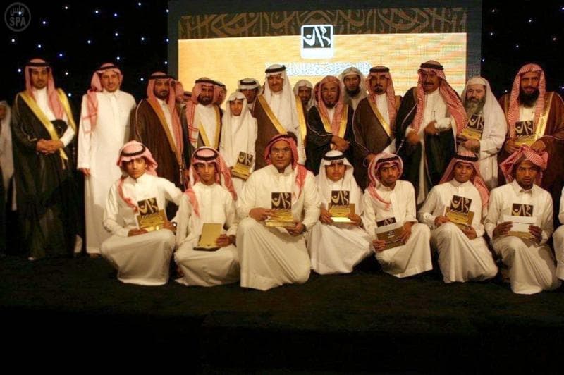 الأمير سلطان بن سلمان يقف على الموقع الأثرية والتراثية في وادي الدواسر