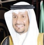 الحكومة تدعم رواتب 10 آلاف معلم في المدارس الأهلية من أصل 30 ألفاً