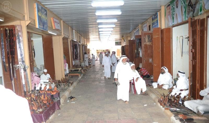 الجنبية النجرانية .. موروث ثقافي التصق بالرجل النجراني منذ آلاف السنين