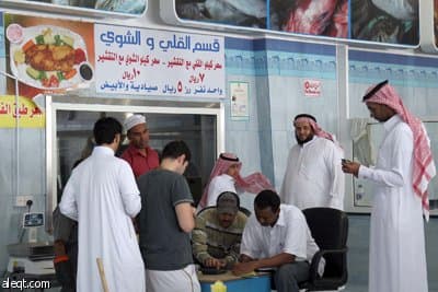 قصة مصورة : "الاقتصادية الإلكترونية" تتجول داخل سوق السمك في شمال الرياض