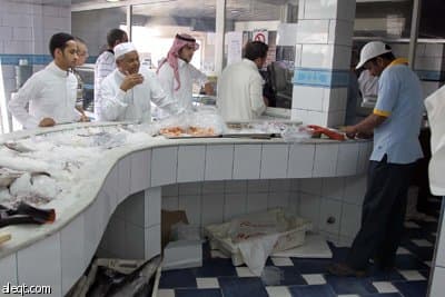قصة مصورة : "الاقتصادية الإلكترونية" تتجول داخل سوق السمك في شمال الرياض