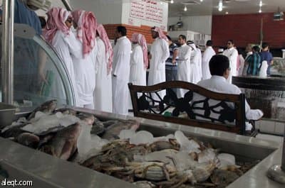 قصة مصورة : "الاقتصادية الإلكترونية" تتجول داخل سوق السمك في شمال الرياض