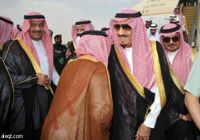 خادم الحرمين الشريفين يضع حجر الأساس لتوسعة المسجد النبوي