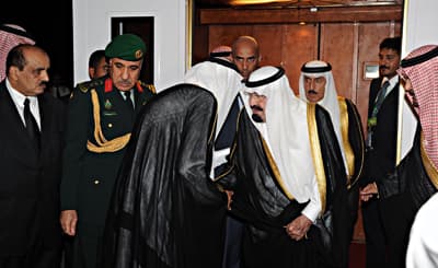 خادم الحرمين الشريفين يضع حجر الأساس لتوسعة المسجد النبوي
