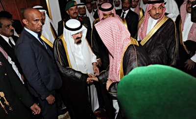 خادم الحرمين الشريفين يضع حجر الأساس لتوسعة المسجد النبوي