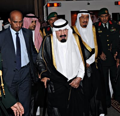 خادم الحرمين الشريفين يضع حجر الأساس لتوسعة المسجد النبوي