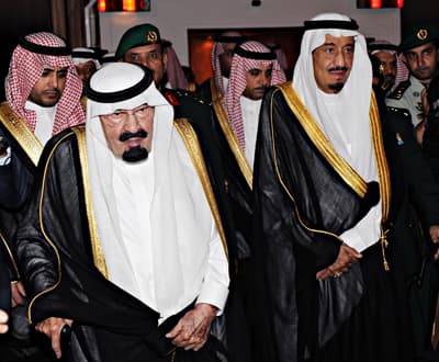 خادم الحرمين الشريفين يضع حجر الأساس لتوسعة المسجد النبوي