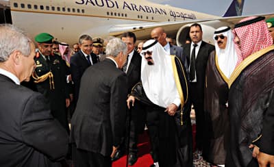 خادم الحرمين الشريفين يضع حجر الأساس لتوسعة المسجد النبوي