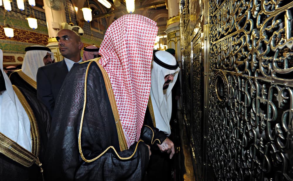 خادم الحرمين الشريفين يضع حجر الأساس لتوسعة المسجد النبوي