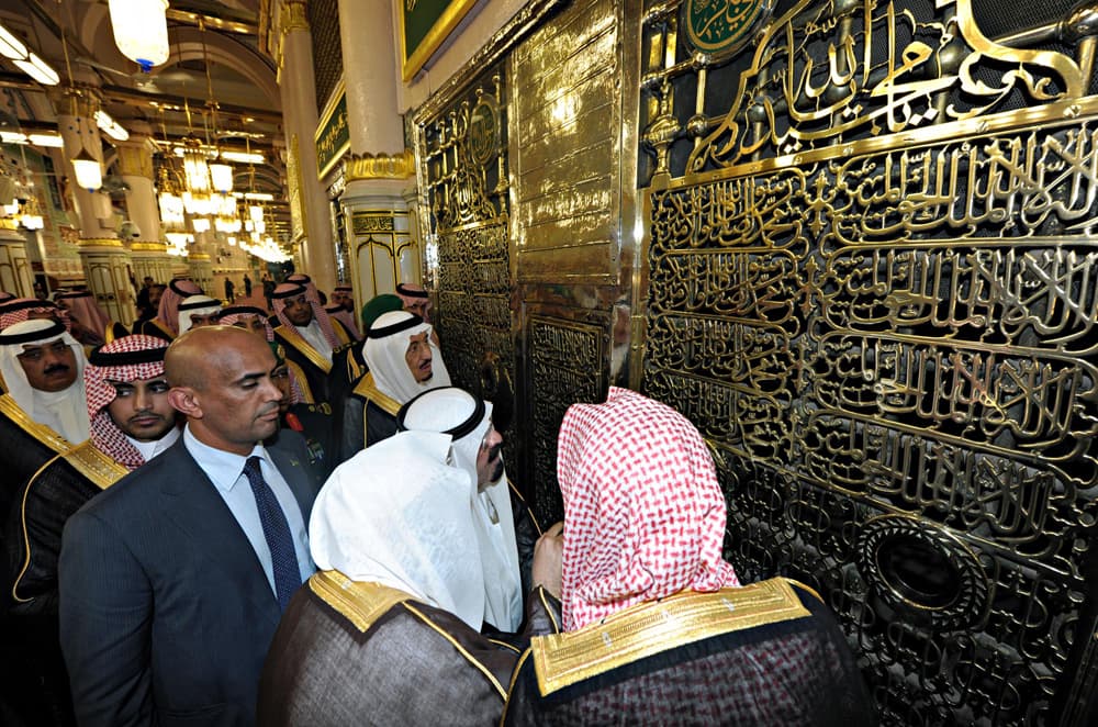 خادم الحرمين الشريفين يضع حجر الأساس لتوسعة المسجد النبوي