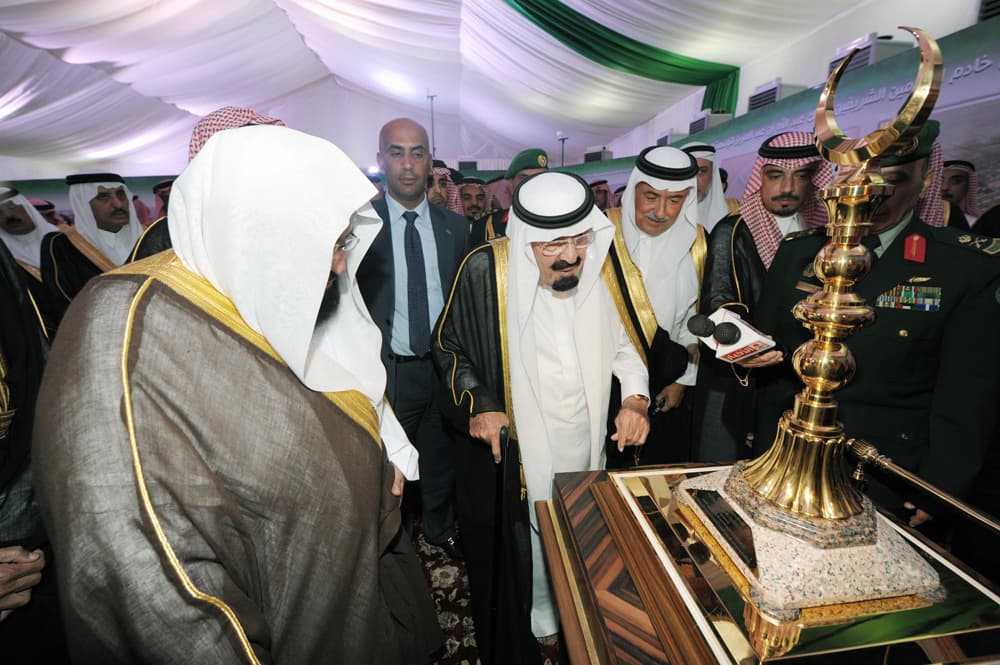 خادم الحرمين الشريفين يضع حجر الأساس لتوسعة المسجد النبوي