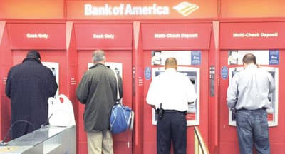 المصارف ترفض الإفصاح عن «الحسابات الراكدة» وتصادرها