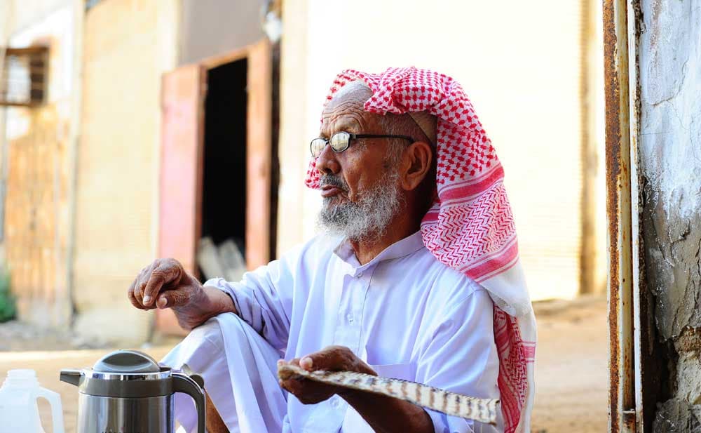 قصة مصورة : سوق ينبع الشعبي دكاكين صغيرة تختزل قصة الحركة الاقتصادية