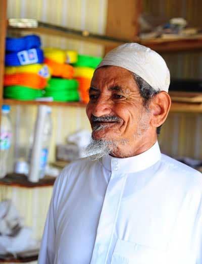 قصة مصورة : سوق ينبع الشعبي دكاكين صغيرة تختزل قصة الحركة الاقتصادية