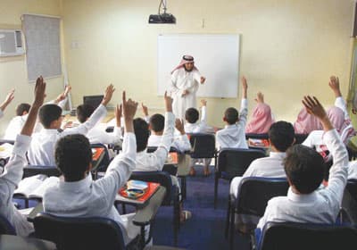 «رتب المعلمين» يصدر قريباً بميزات مادية