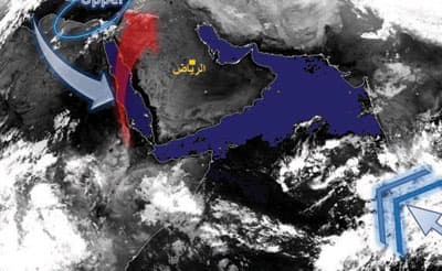كتلة مدارية وغيوم ماطرة تندفع نحو السعودية