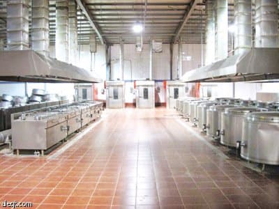 مصنع أبو الجدايل للتموين .. مطابخ وصالات لدعم خطوط التموين أيام الحج