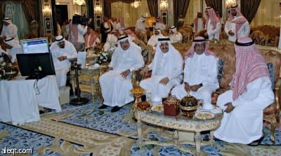 خادم الحرمين يصل إلى منى للإشراف على راحة الحجاج