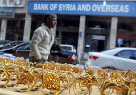 قصة مصورة: السوريون يبيعون مجوهراتهم ليتمكنوا من تأمين لقمة العيش